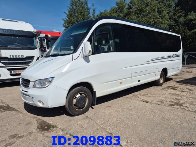 Mercedes-Benz 818 Sunrider - 29 places