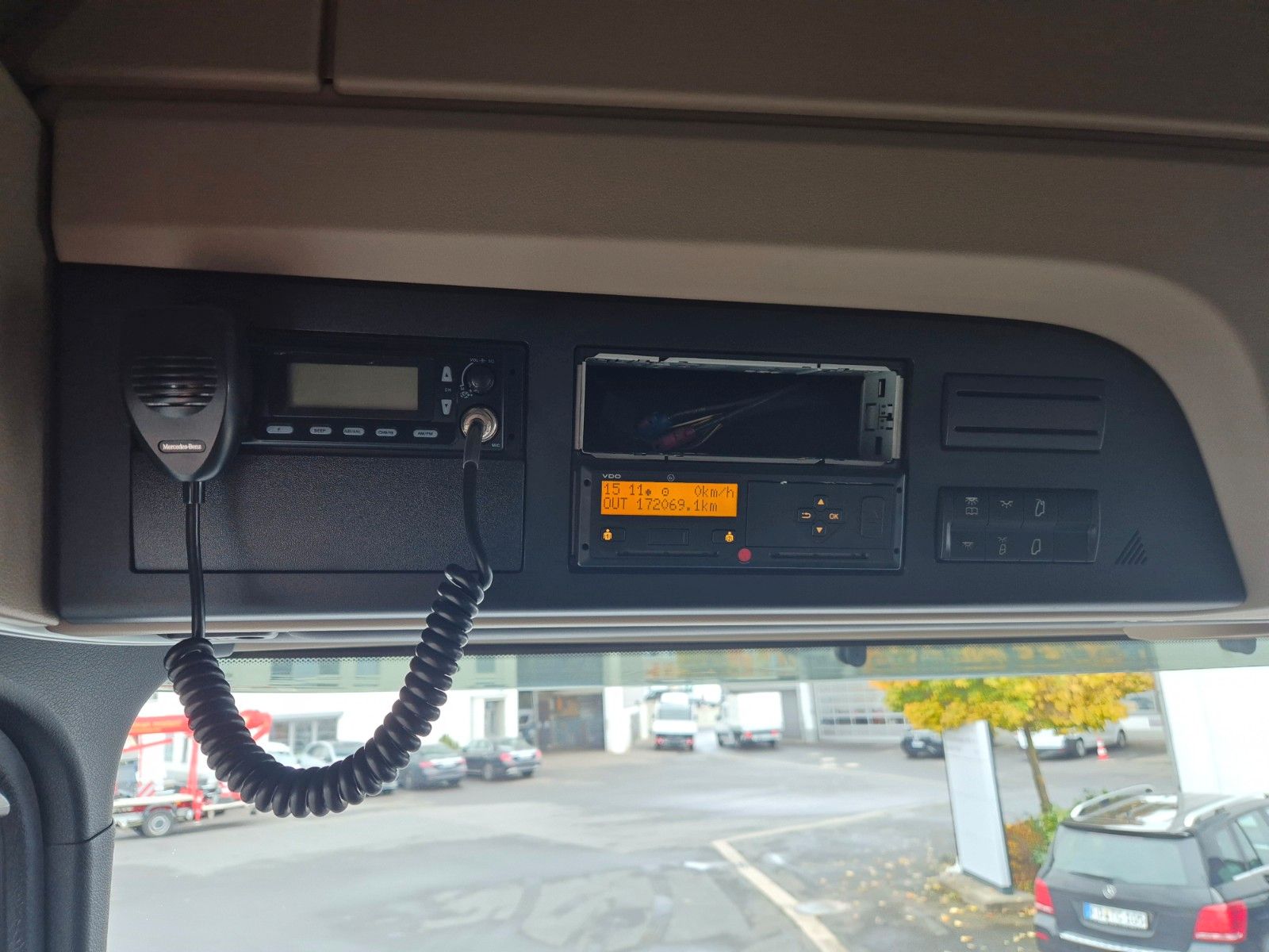 Fahrzeugabbildung Mercedes-Benz Actros 2653 LS 6x4 Retarder 120.000kg