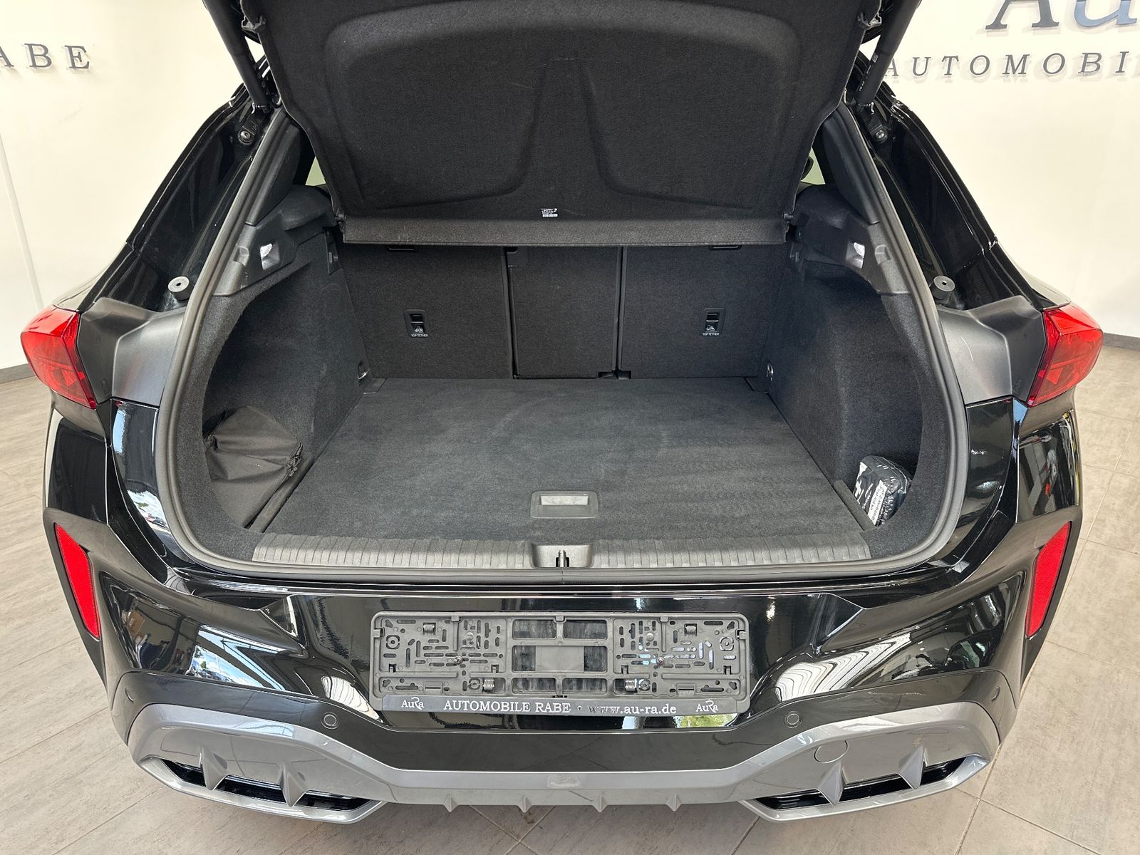 Fahrzeugabbildung CUPRA Terramar 1.5 eTSI DSG NAV+LED+AHK+HUD+KAM+SHZ