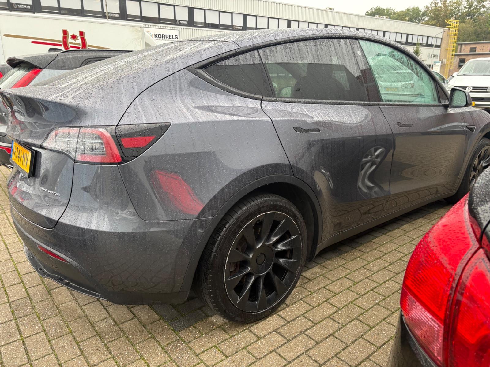 Tesla Model Y Long Range 75kWh 351ch 4x4 - 1 ère main - TVA récupérable - Volant chauffants - HUD - Non fumeur