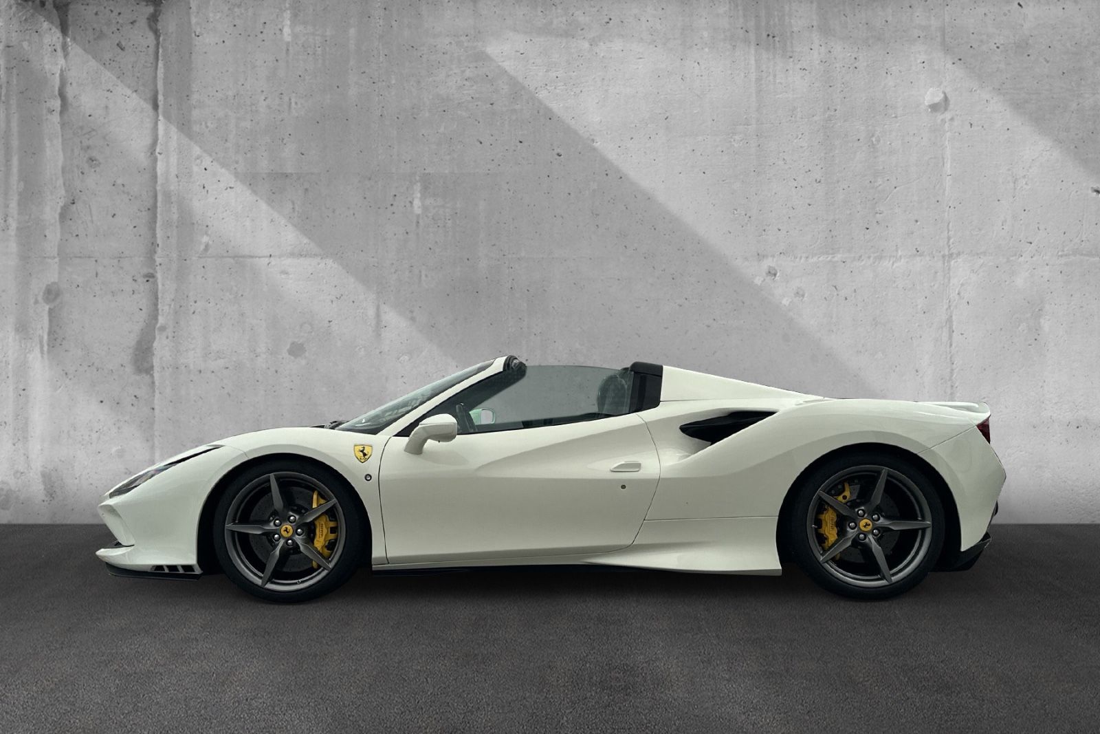 Fahrzeugabbildung Ferrari F8 Spider*Dt.Auto*Lift*LED Lenkrad*JBL*Kamera