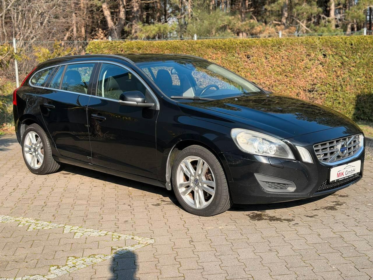 Volvo V60 2.0 D3 NAVI KLIMA Business-Paket PRO