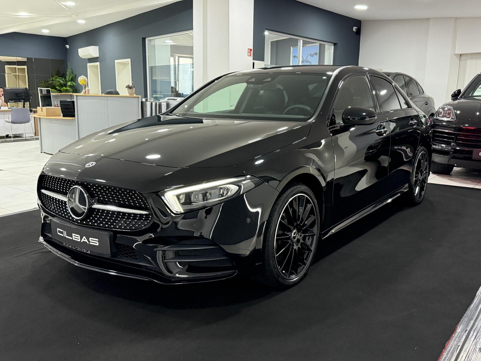 Mercedes-Benz A 250 e 9G LIMO*AMG-LINE*DISTR.*AMBI*NIGHT*LED* imagem 2