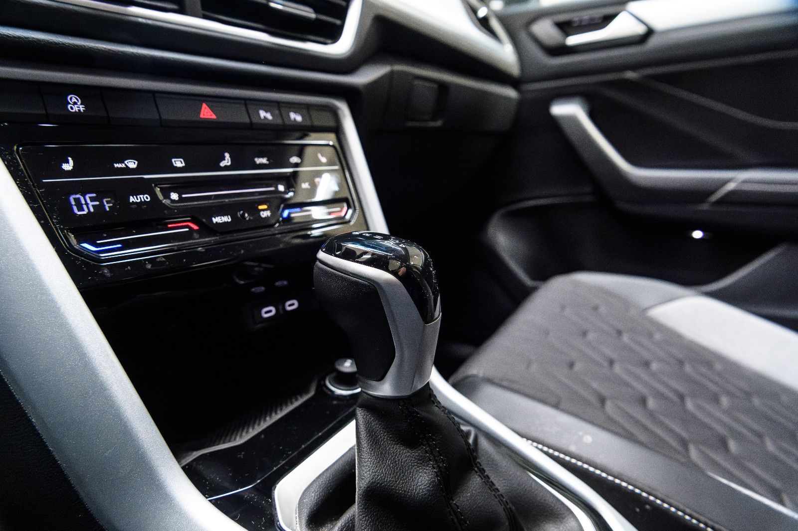 Fahrzeugabbildung Volkswagen T-Roc Goal+LED+AHK+NAVI+SHZ+ACC+GJR+SIDE.ASS