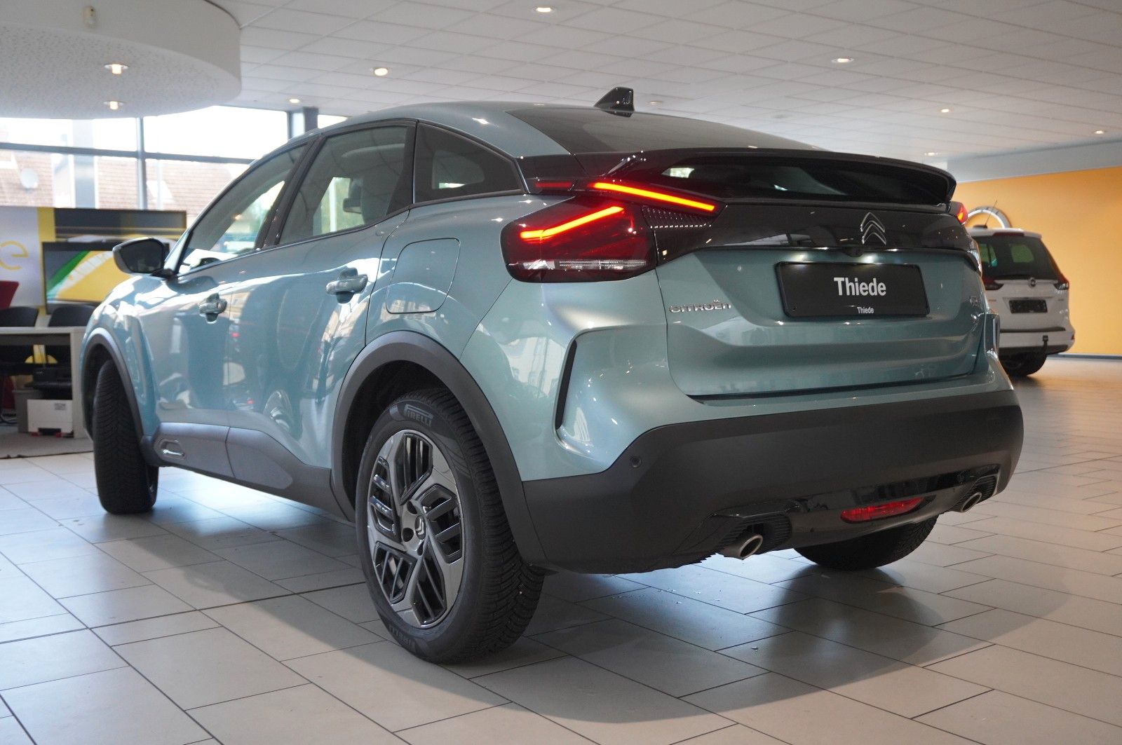 Fahrzeugabbildung Citroën C4 Lim. 1.2T PLUS NAVI/LED/KAMERA/SPORT /VIRTU.