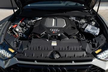 2025 AUDI RS6 — миниатюра 25