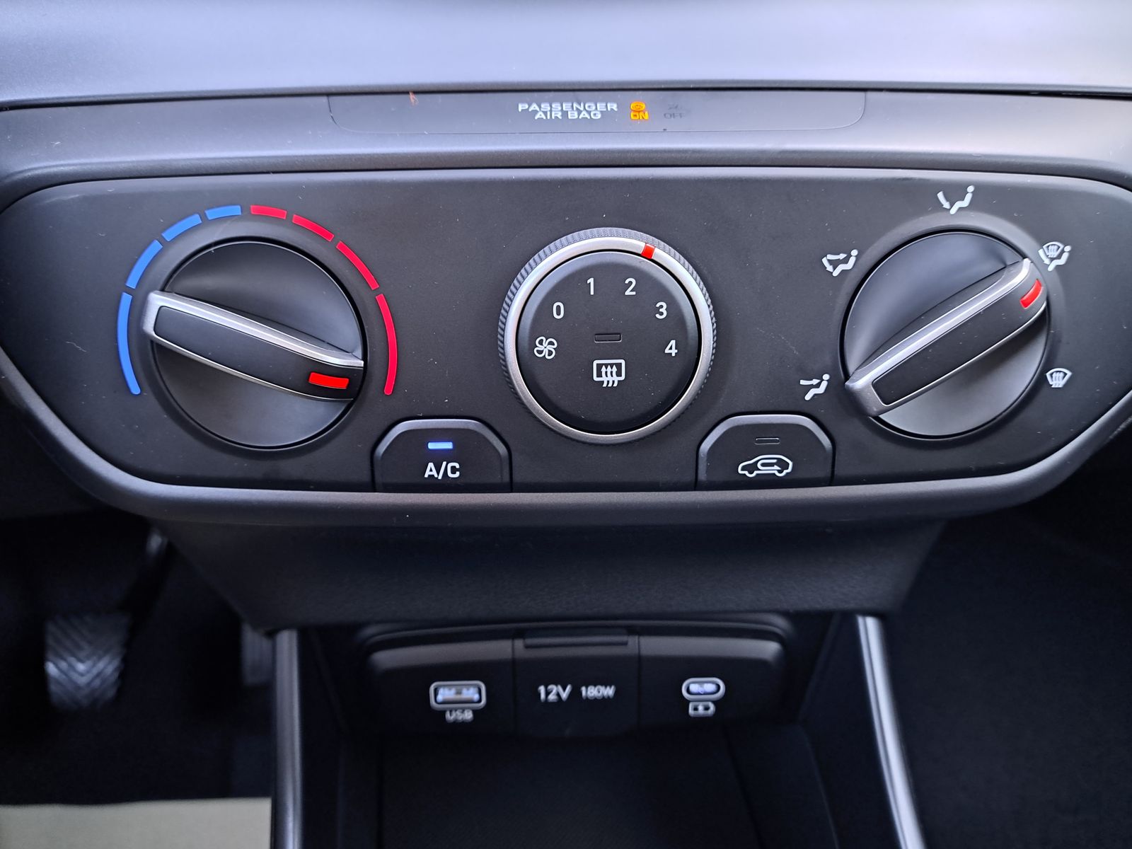 Fahrzeugabbildung Hyundai i20 1.2 NAVI ALU WINTERPAKET KAMERA KLIMA