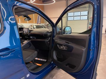 MYAUTOCENTER – Gebraucht- und Jahreswagen mit Werkstattservice in Pfaffenhofen Peugeot Rifter Allure L2*2. Hand*AHK*Klima*Navi*7-Sitzer