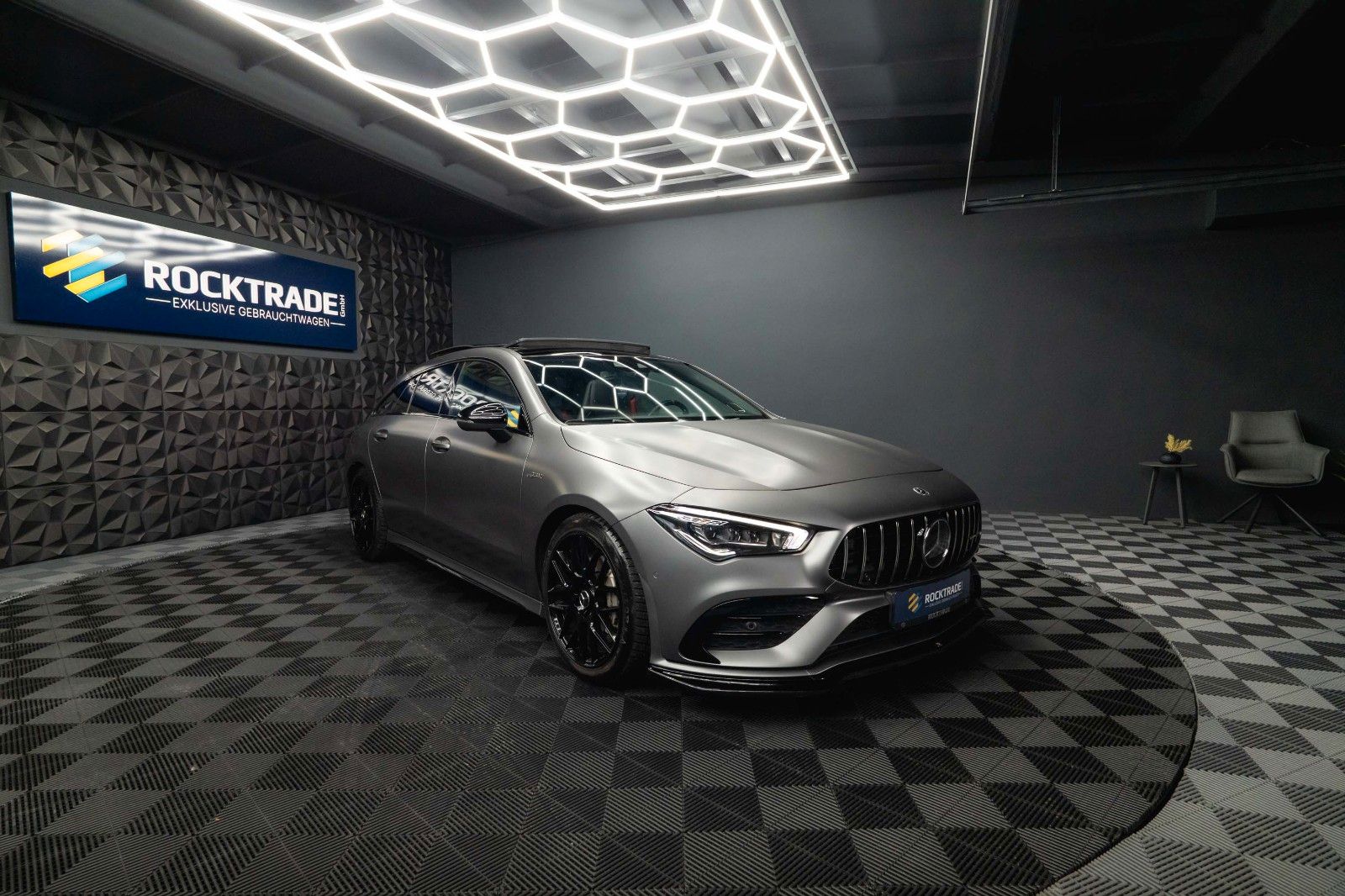 Fahrzeugabbildung Mercedes-Benz CLA 35 AMG 4Matic Performance Night-Paket | Pano
