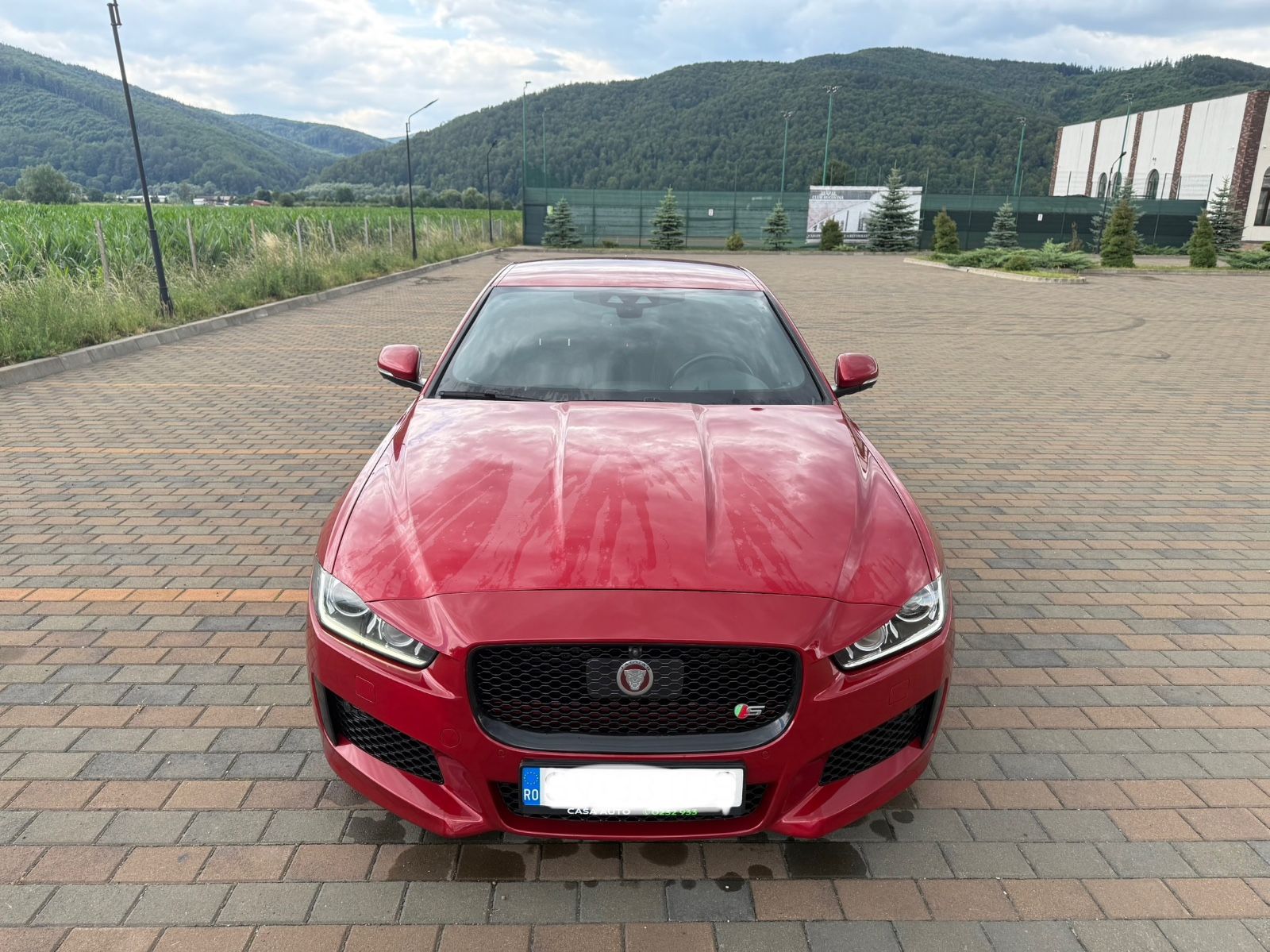 JAGUAR XE