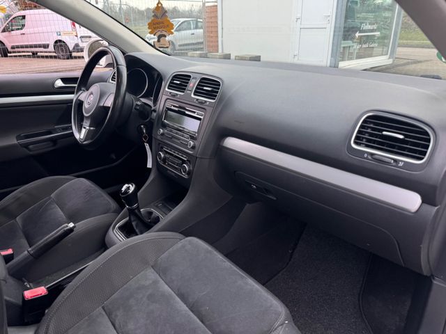Fahrzeugabbildung Volkswagen Golf 1.4 TSI Highline Variant Motor läuft