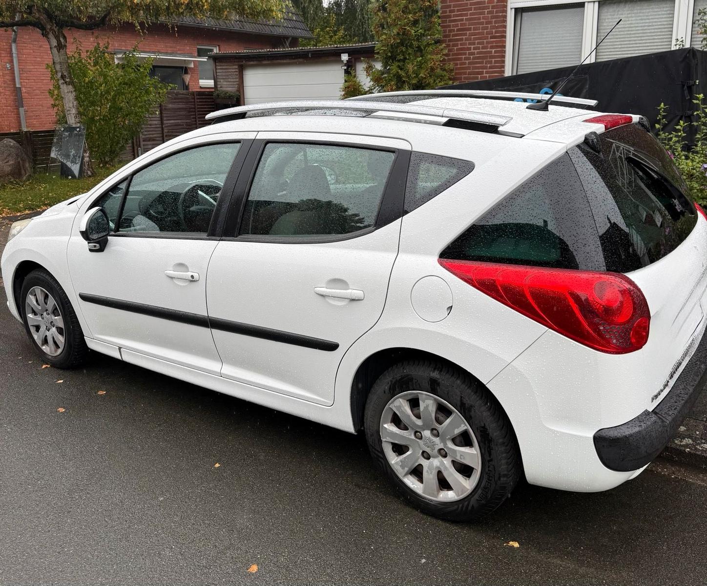 Peugeot 207 2008 — rear view