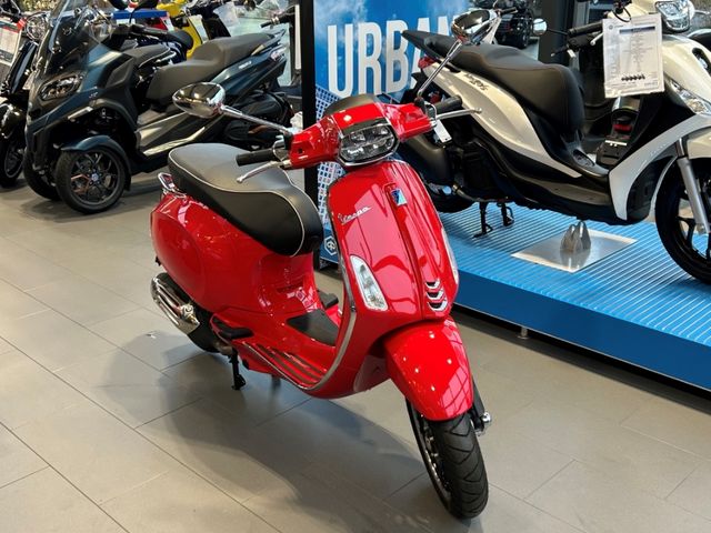 Vespa Sprint 50 Rosso Gebrauchtfahrzeug sehr wenig gel