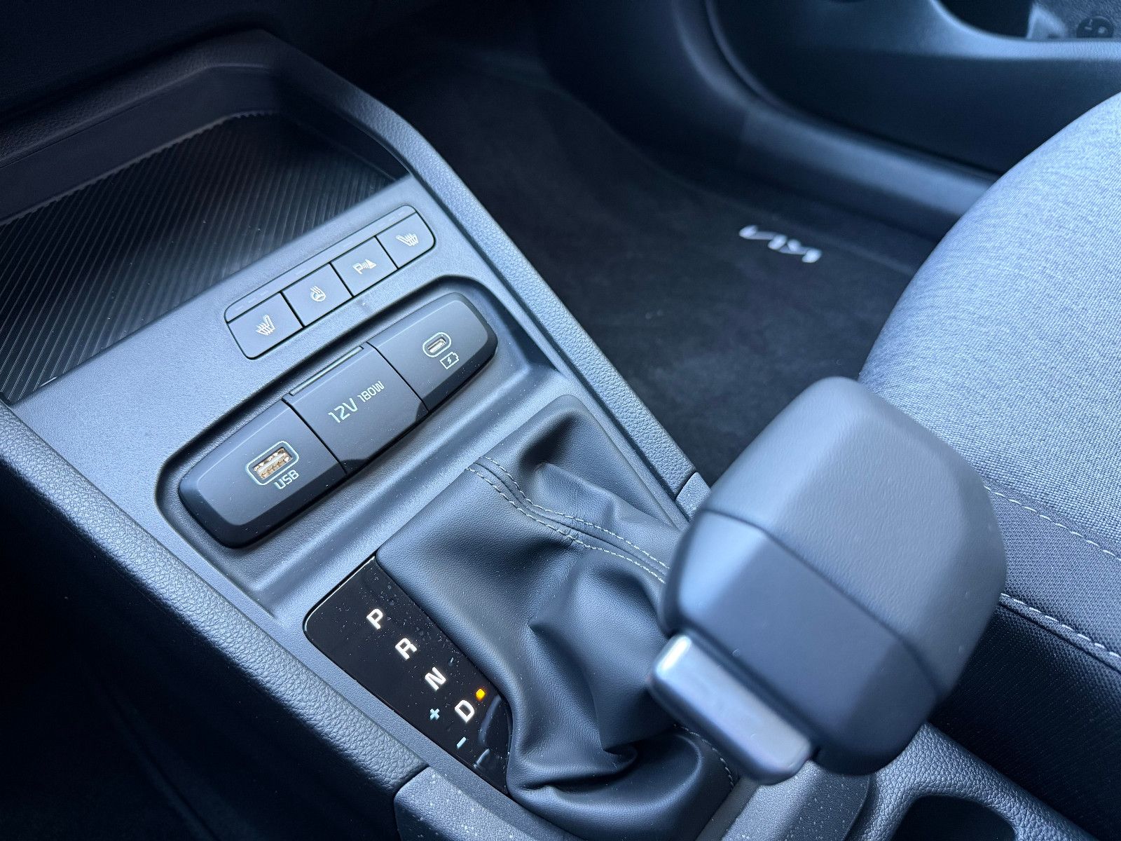 Fahrzeugabbildung Kia Stonic 1.0 T-GDI DCT Vision