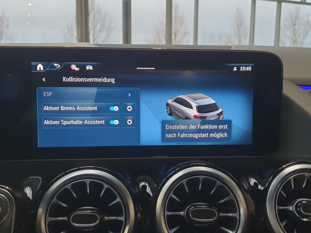 Fahrzeugabbildung Mercedes-Benz GLA 200 AMG*KeyLess*MULTIBEAM*SpurH*PDC*RFK*AHK