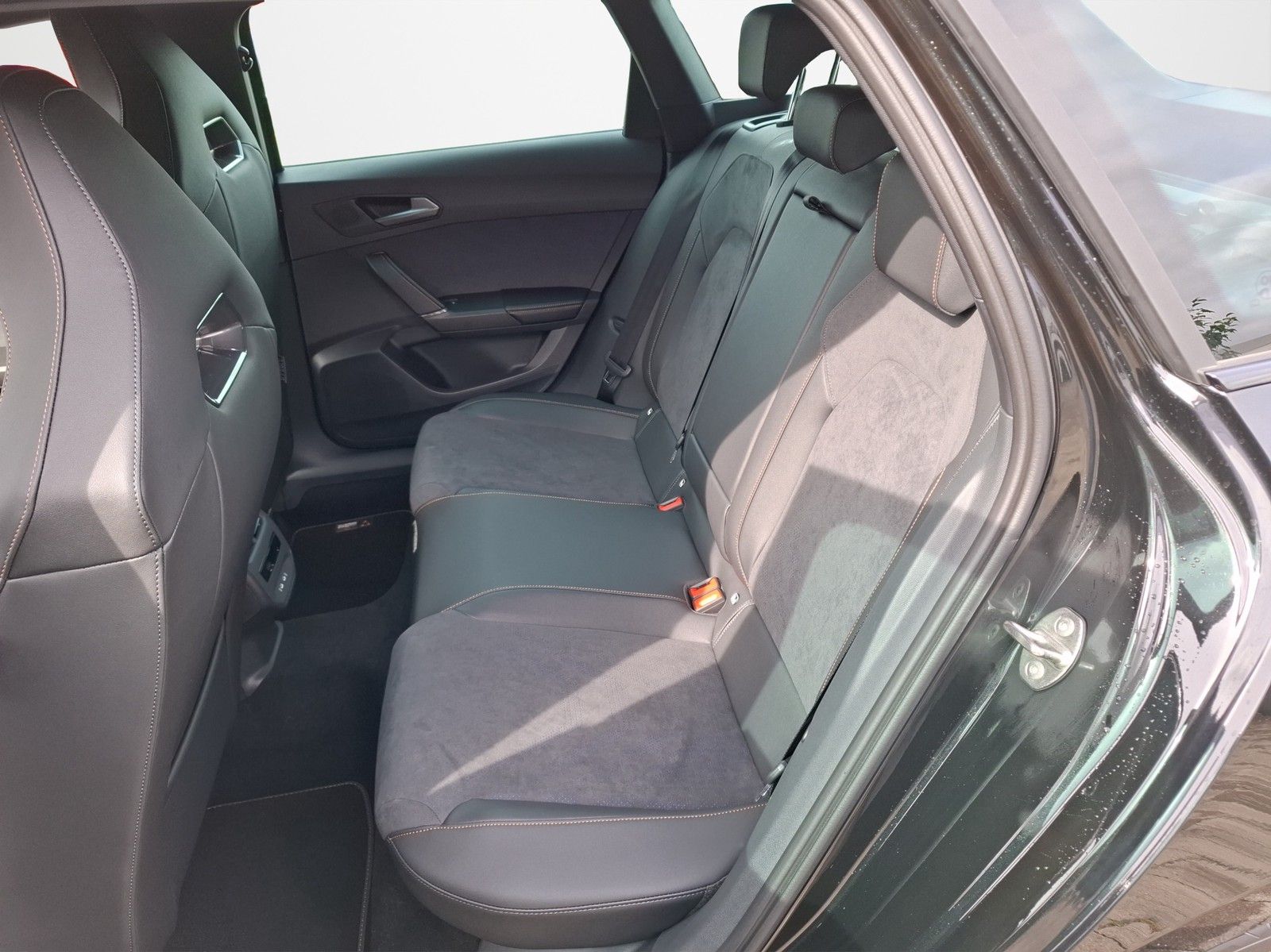 CUPRA Leon VZ 2.0 TSI 4Drive DSG / ACC / AHK/ MATRIX / - Image 15