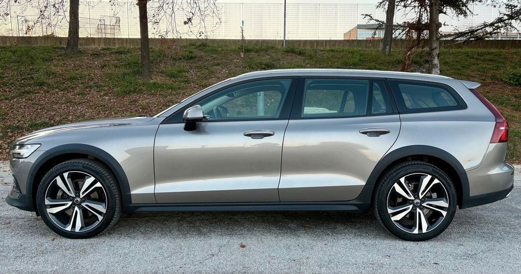 Image of Volvo V60 Cross Country