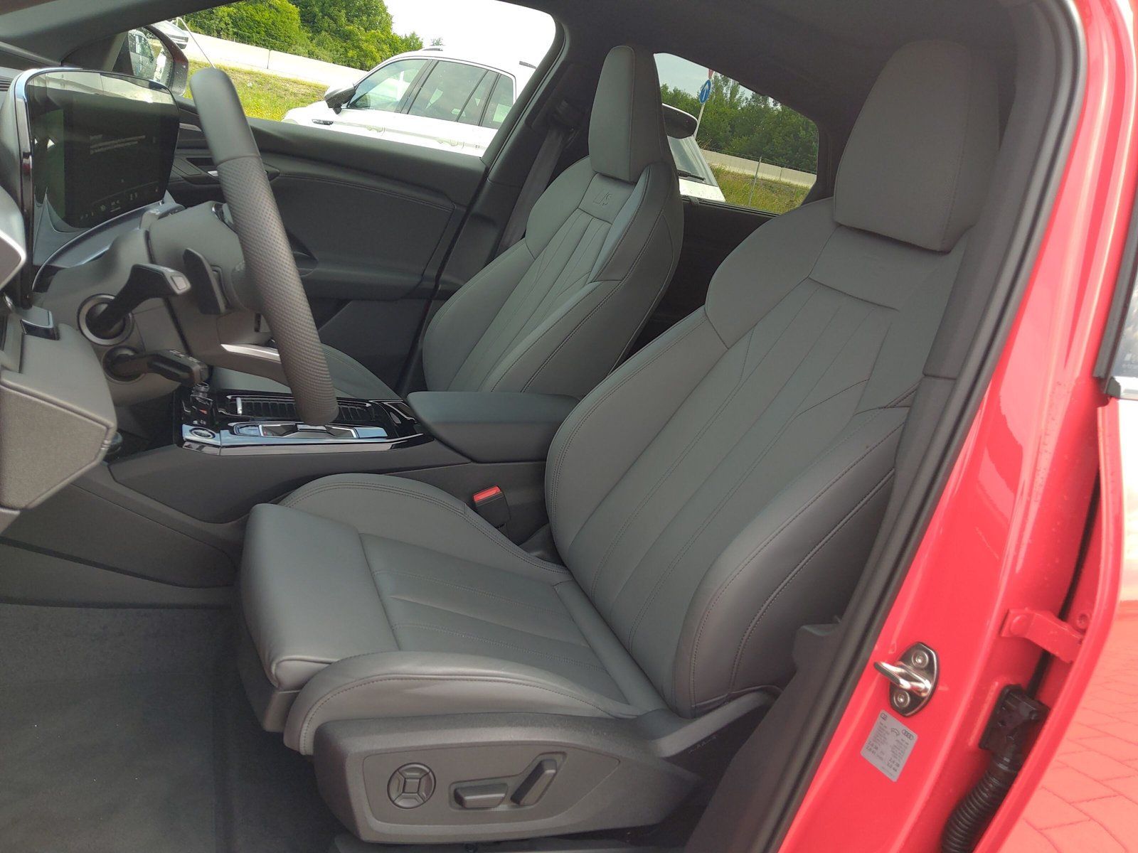 Audi SQ6 e-tron - Bild 12