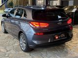 Hyundai i30 Passion +/R-Cam/Lane/Sitzheizung/LED/AUX/ - Hyundai i30 Gebrauchtwagen in Solingen