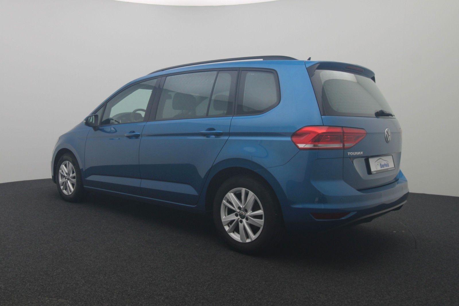 Fahrzeugabbildung Volkswagen Touran Comfortline ACC AHK Panorama7Sitze