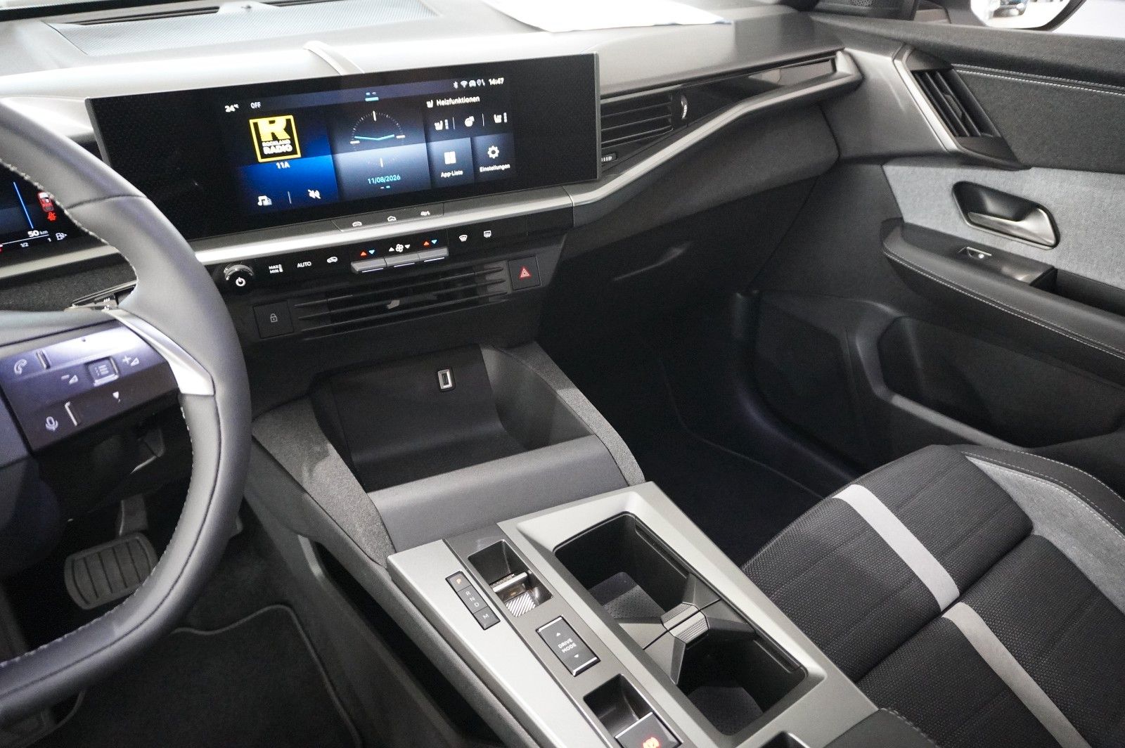 Fahrzeugabbildung Opel Grandland 1.2 48V HYBRID EDIT. NAVI/LED/KAMERA