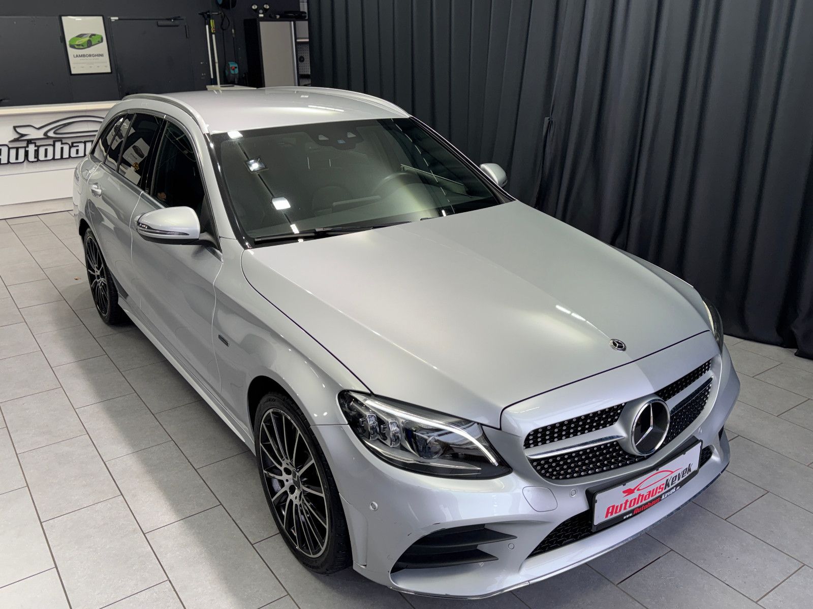 Fahrzeugabbildung Mercedes-Benz Mercedes Benz C 300e T-Modell |BURMESTER|AHK