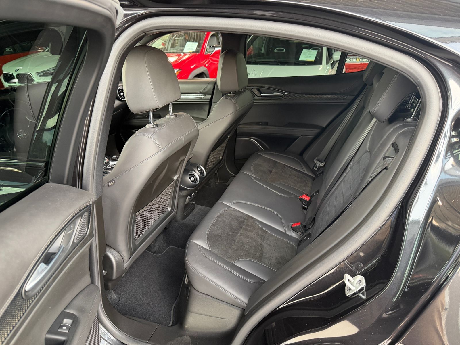Fahrzeugabbildung Alfa Romeo Stelvio Veloce Ti Q4 H/K BI-XEN NAV RFK 21"