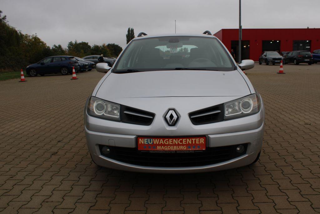 Renault Megane 2009 — rear view