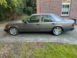 Mercedes-Benz Mercedes Benz W124 260E - Mercedes-Benz 260: W124 260e