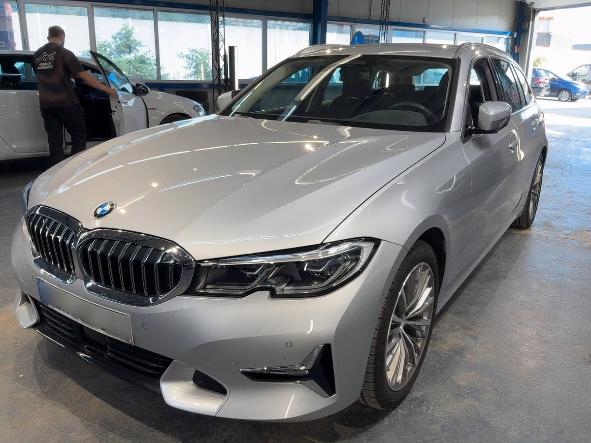 BMW 330i xDrive Aut. Touring*Luxury Line*17TKM*1.Hd*