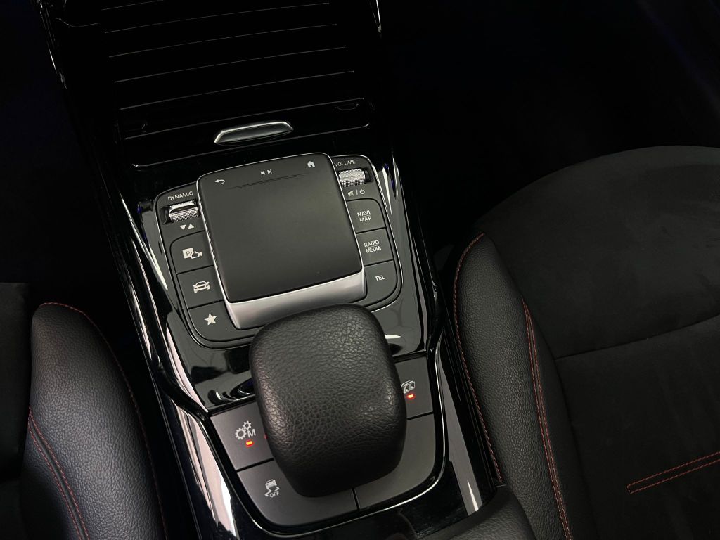 Mercedes-Benz A 45 AMG 4Matic PANO*BURMESTER*HUD*360°*DRIVERS*