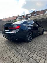 BMW 320d M-Paket / Head-up / H&K / Digital Cockpit - BMW 320: M Paket