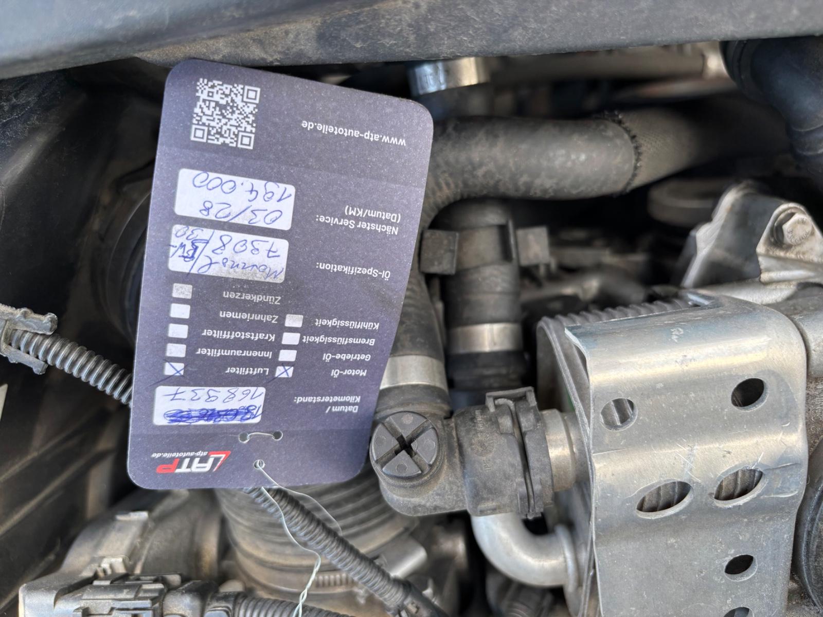 BMW 318 2009 — photo 13