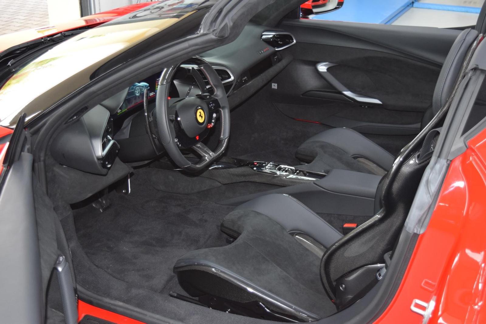 Ferrari 296 GTS Racingsitze*AppleCarPlay*JBL*Lifting