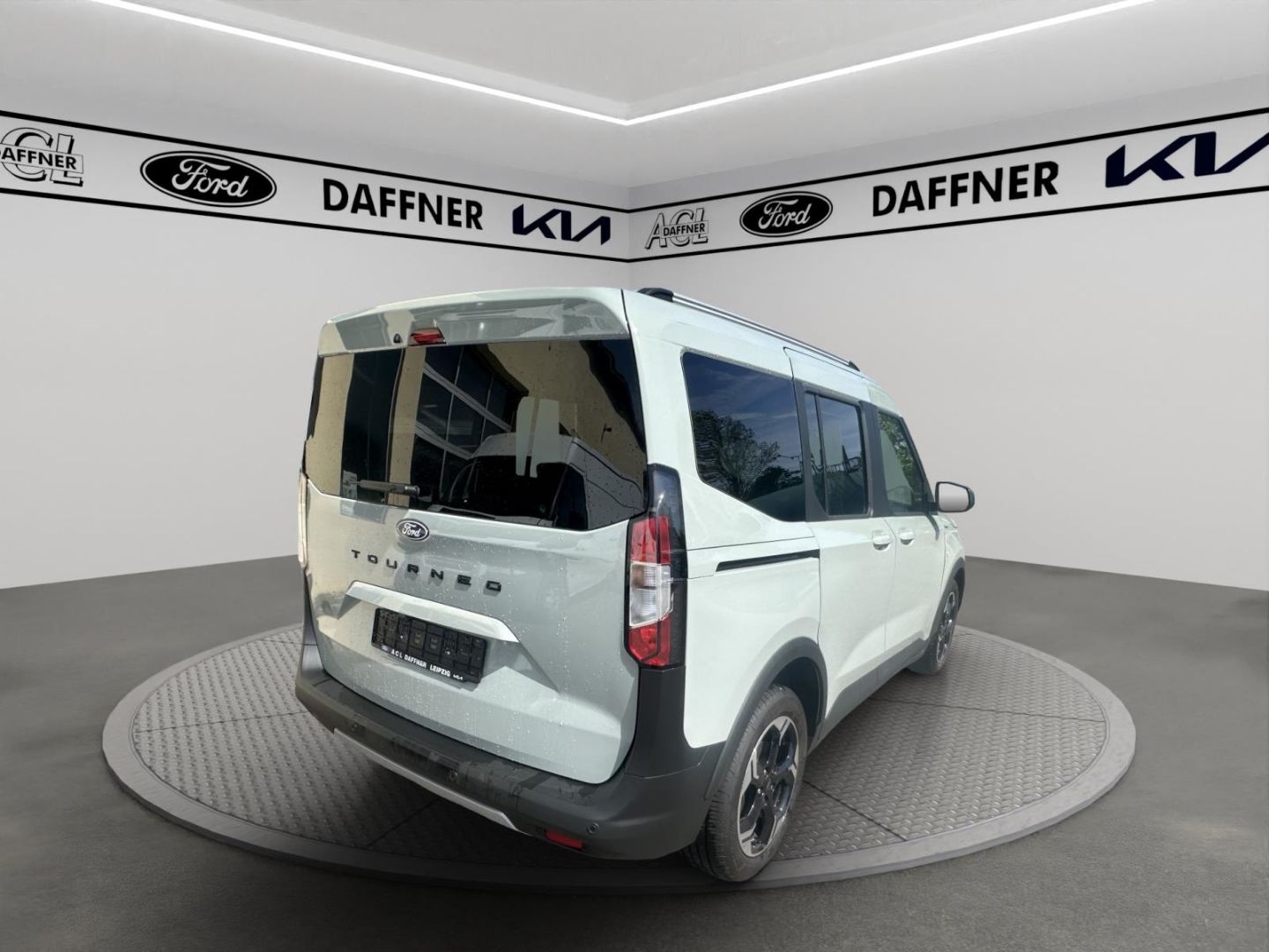 Fahrzeugabbildung Ford Tourneo Courier Active 1.0 EcoBoost WINTERPAKET