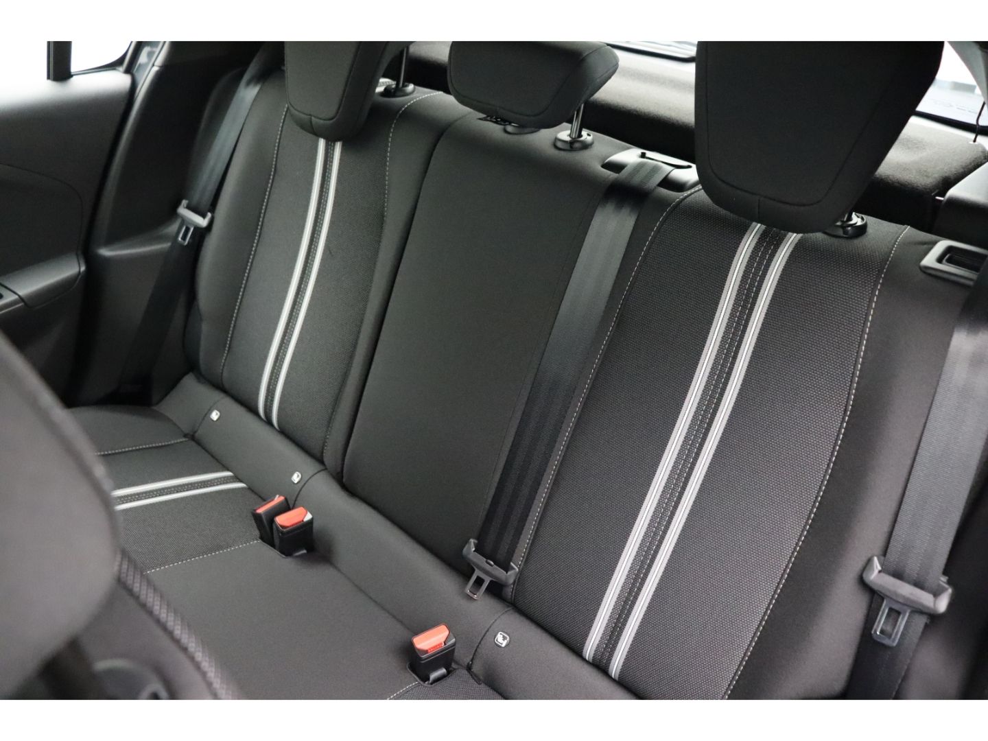 Fahrzeugabbildung Opel Corsa 1.2 F GS Winterpaket,Allwetter,Kamera,