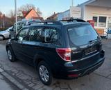 Subaru Forester 2,0 Active*AWD-4X4*KLIMA*AHK*TÜV-AU-NEU - Subaru Gebrauchtwagen von 2010
