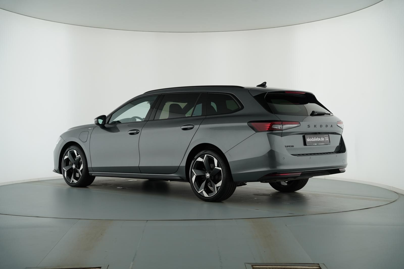 Skoda Superb - Bild 7
