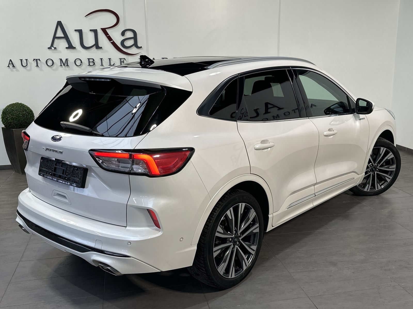 Fahrzeugabbildung Ford Kuga 2.0 EcoBlue 4x4 Vignale NAV+LED+AHK+PANO+VC