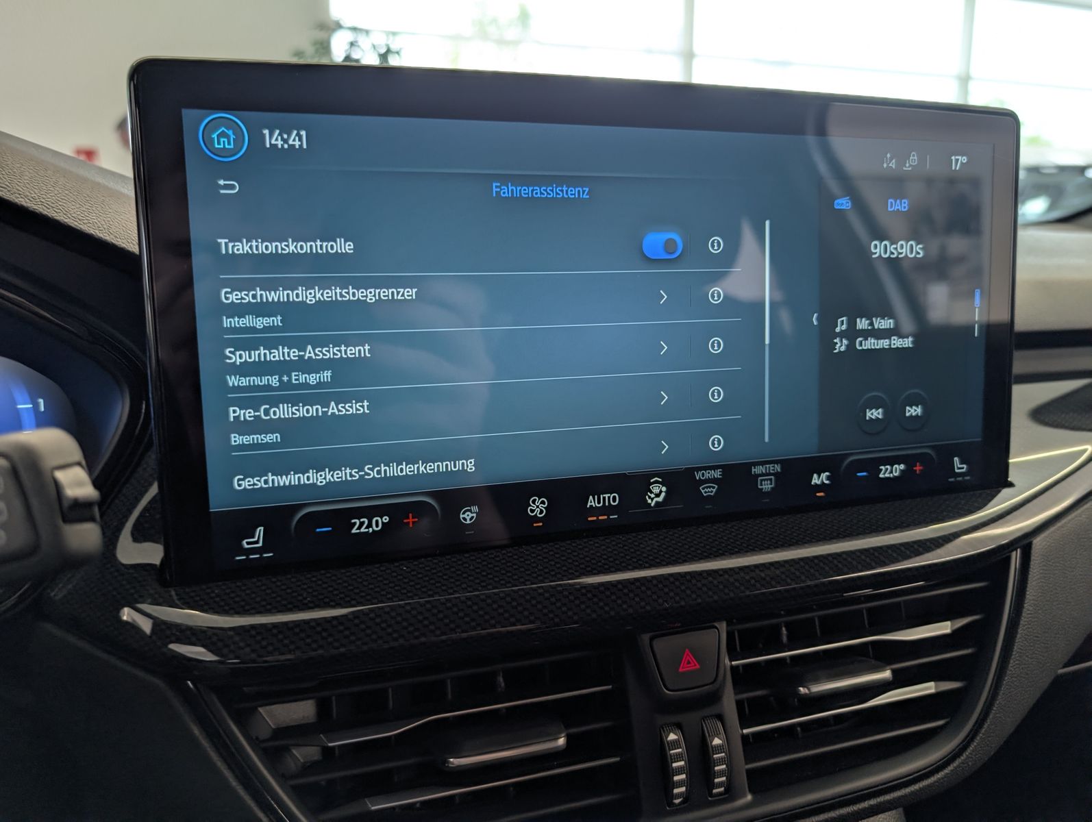 FORD Focus 1.0 EcoBoost MHEV ST-Line X Navi – Bild 22