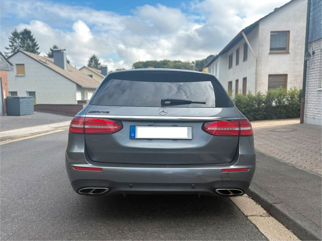 Image of Mercedes-Benz E 43 AMG