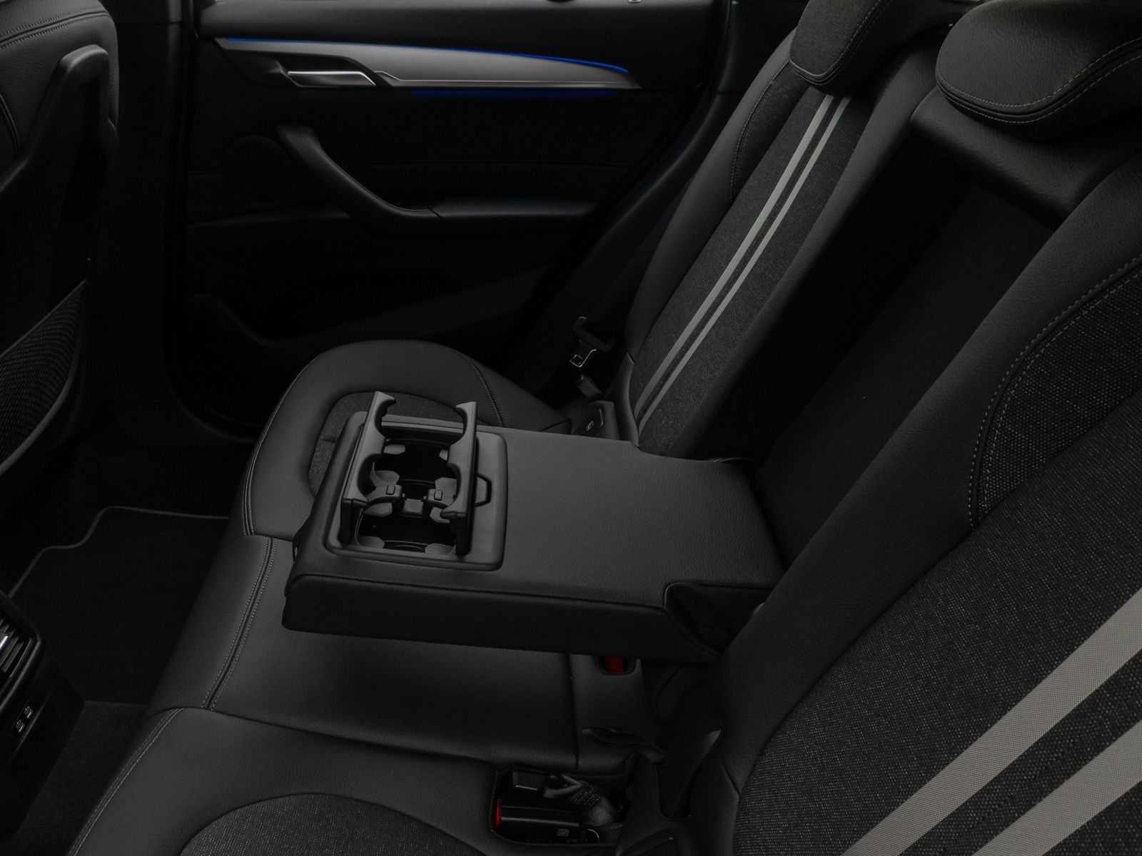 Fahrzeugabbildung BMW X1 sD20i SportLine Kamera HUD DAB HiFi Alarm LED