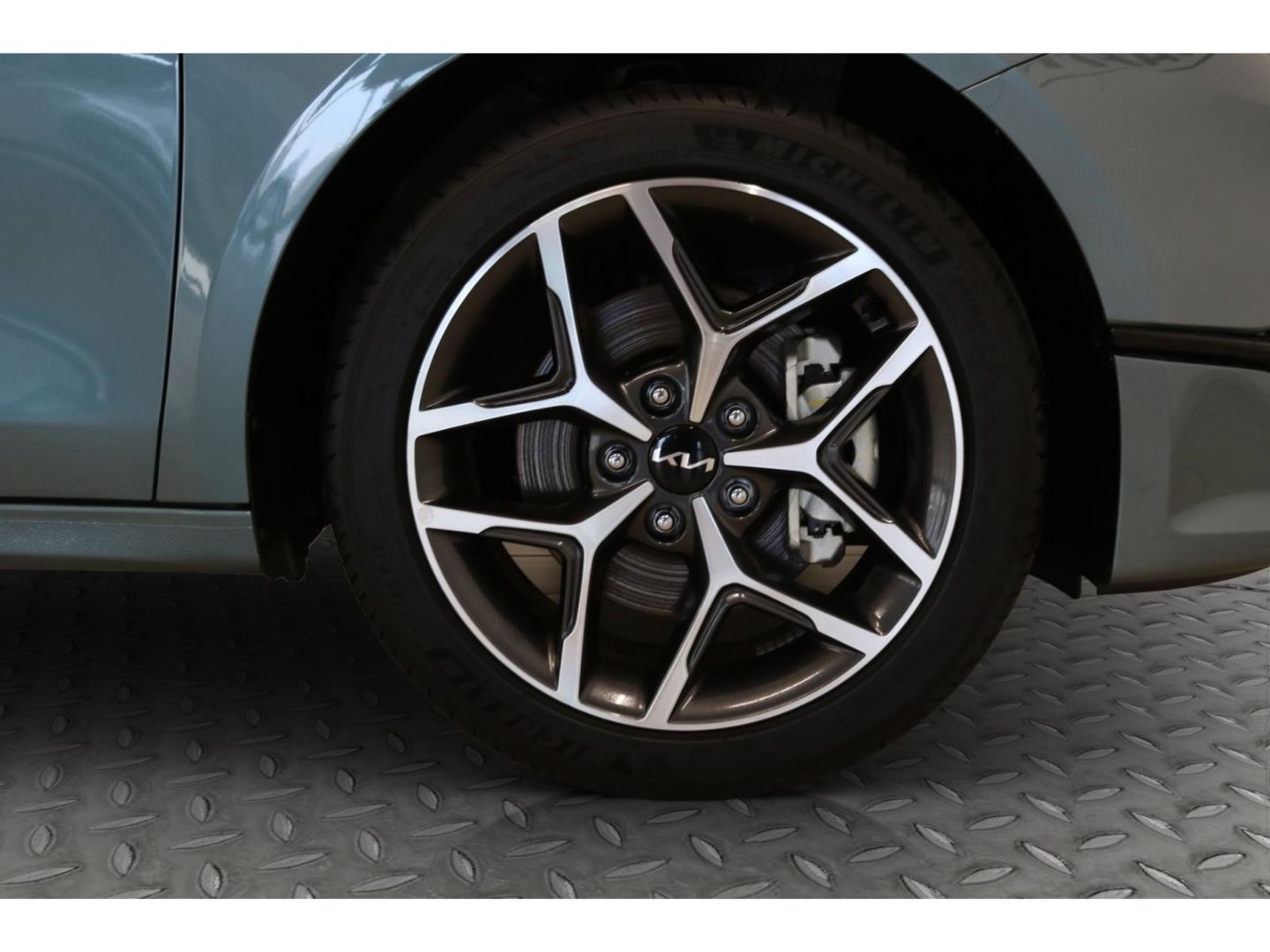 Fahrzeugabbildung Kia Ceed_sw Spirit Panoramadach Memory-Sitze Navi