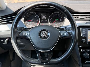 Volkswagen Passat Variant - 11