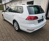 Volkswagen Golf VII VARIANT R-LINE AUTOMATIK NAVI MASSAGE - Volkswagen Golf mit Diesel-Antrieb: R Line