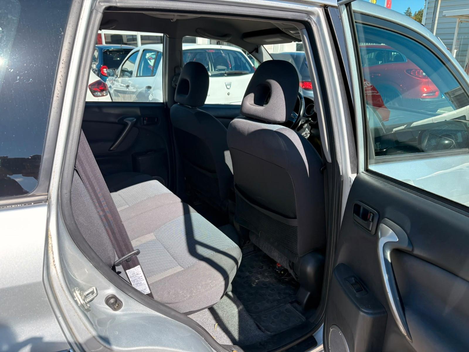 TOYOTA RAV4 - 2.0 -150 CV - BVM - VOLANT EN CUIR