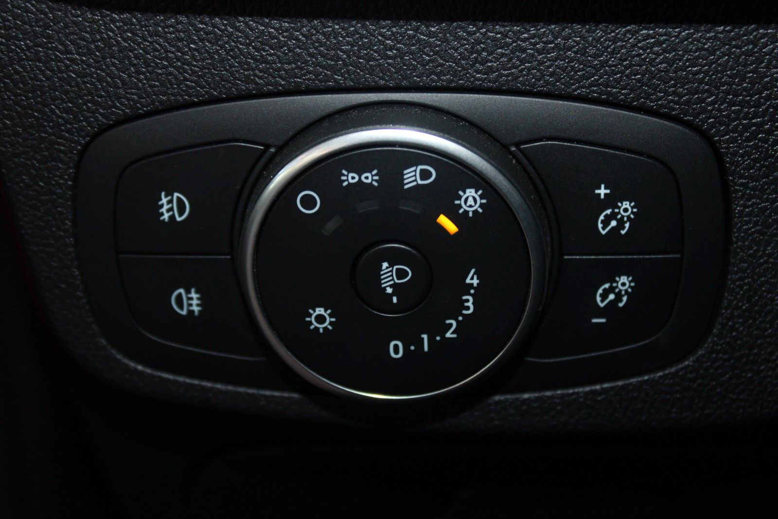 Fahrzeugabbildung Ford Focus ST-Line Automatik WinterPaket CAM ACC