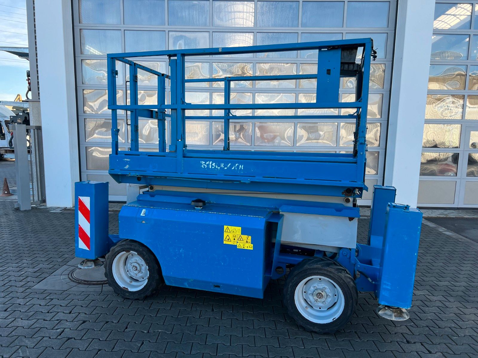 Fahrzeugabbildung Genie GS 3268 / 2.386h / Arbeitshöhe: 12m