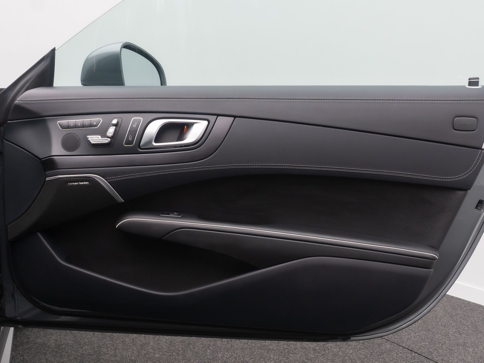 Fahrzeugabbildung Mercedes-Benz SL 400 AMG ACC Kamera H/K Komfort DAB FahrAssist