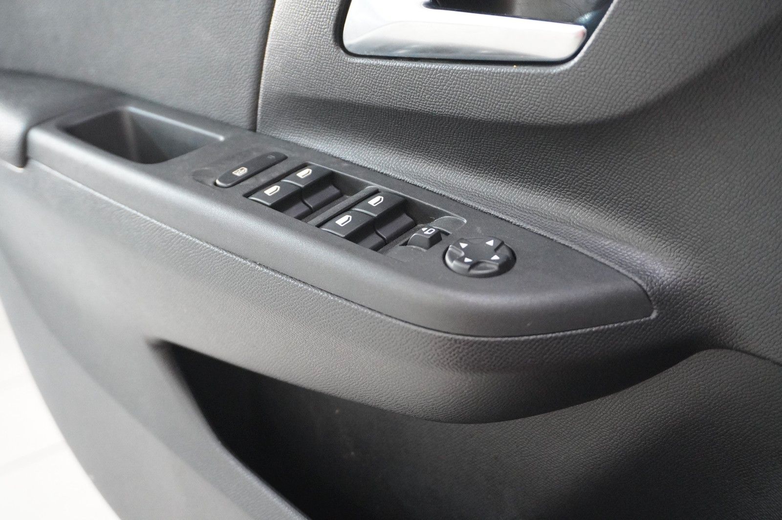 Fahrzeugabbildung Opel Corsa F 1.2 ELEGANCE NAVI/LED/KAMERA/SPORT/DAB+